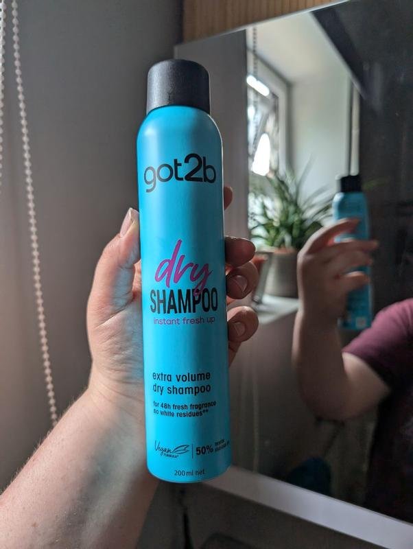 Schwarzkopf Got2b Instant FreshUp Extra Volume Dry Shampoo for 48hr Fresh Fragnance (Sky Blue)