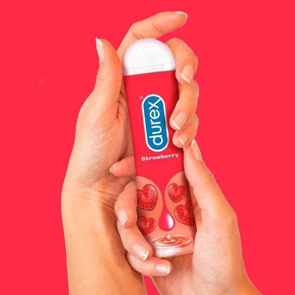 Durex Strawberry Flavored Lubricant 100ml