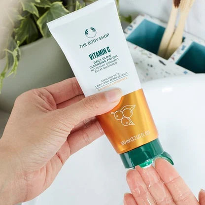 The Body Shop Vitamin C Daily Glow Cleansing Polish 100 ml